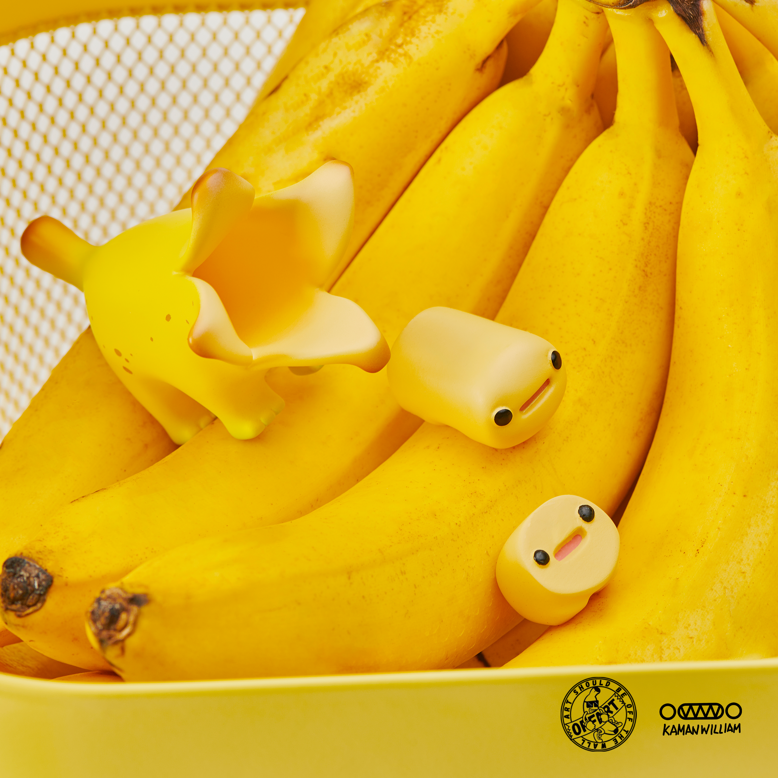 Features: 1.Small banana pulp can be “In & Out” 2. Magnetically Detachable